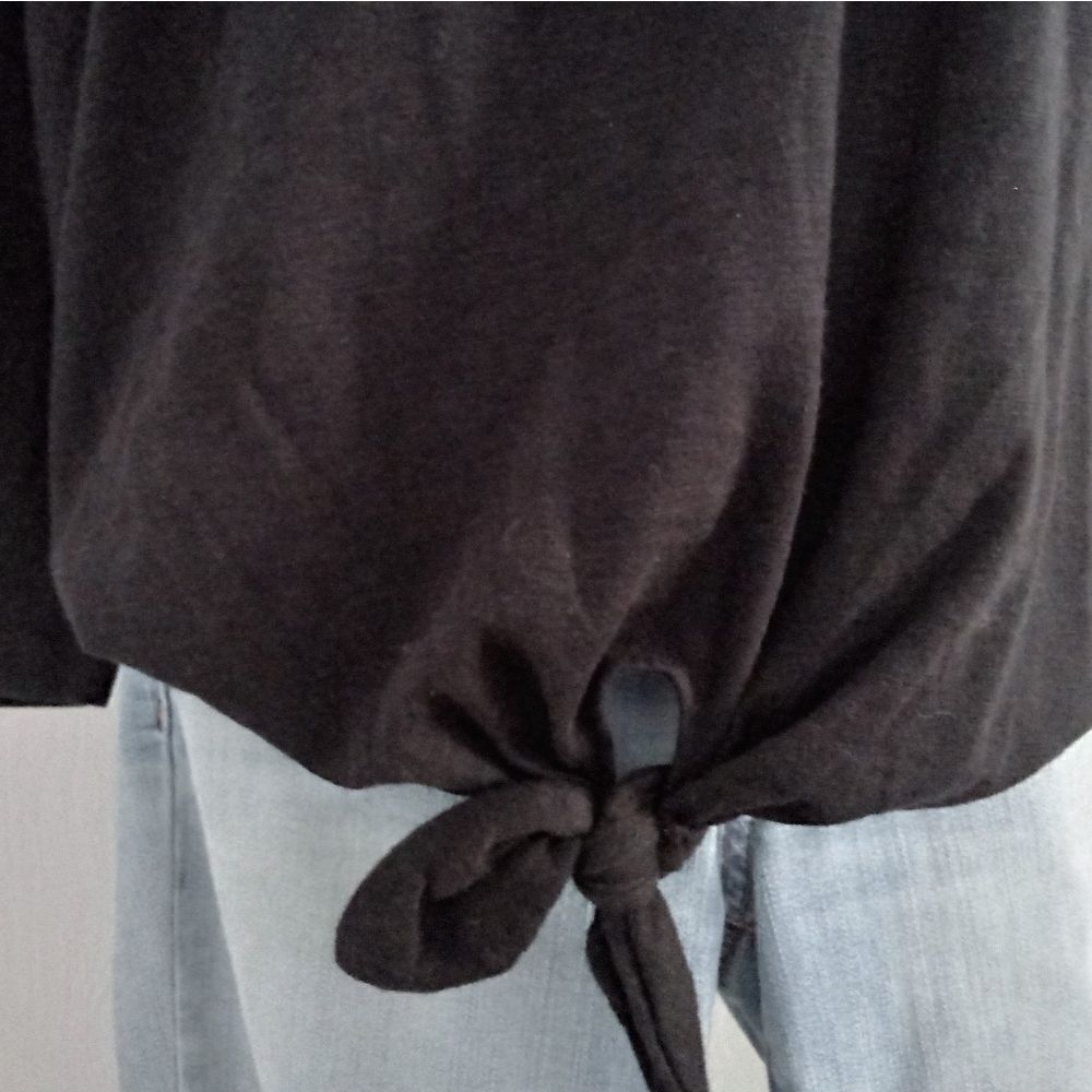 New Black Tie Front Top Med - Picture 2 of 4